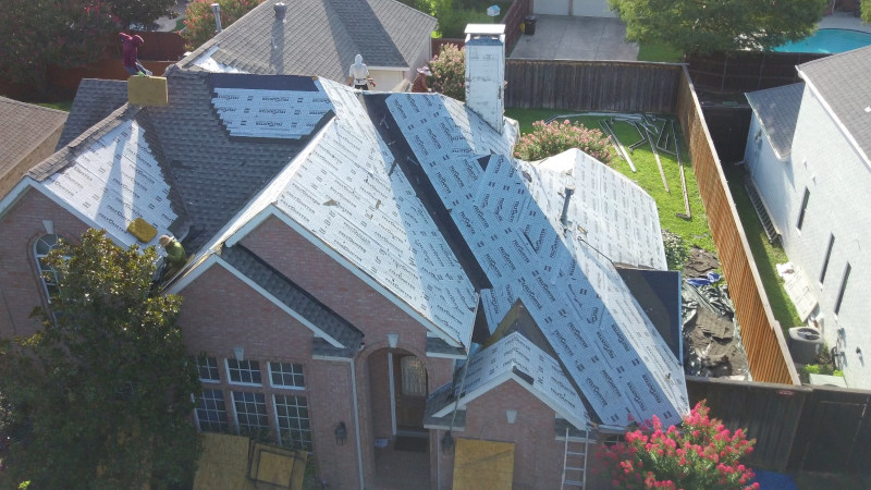 Roofer in Mesquite, Texas